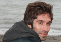 انتقال پیکر نیمه جان زندانی سیاسی آرش صادقی را از بیمارستان طالقانی به زندان اوین