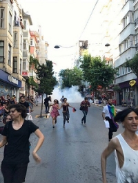 درگیری پلیس استانبول با اجتماع کنندگان مراسم پراید امروز